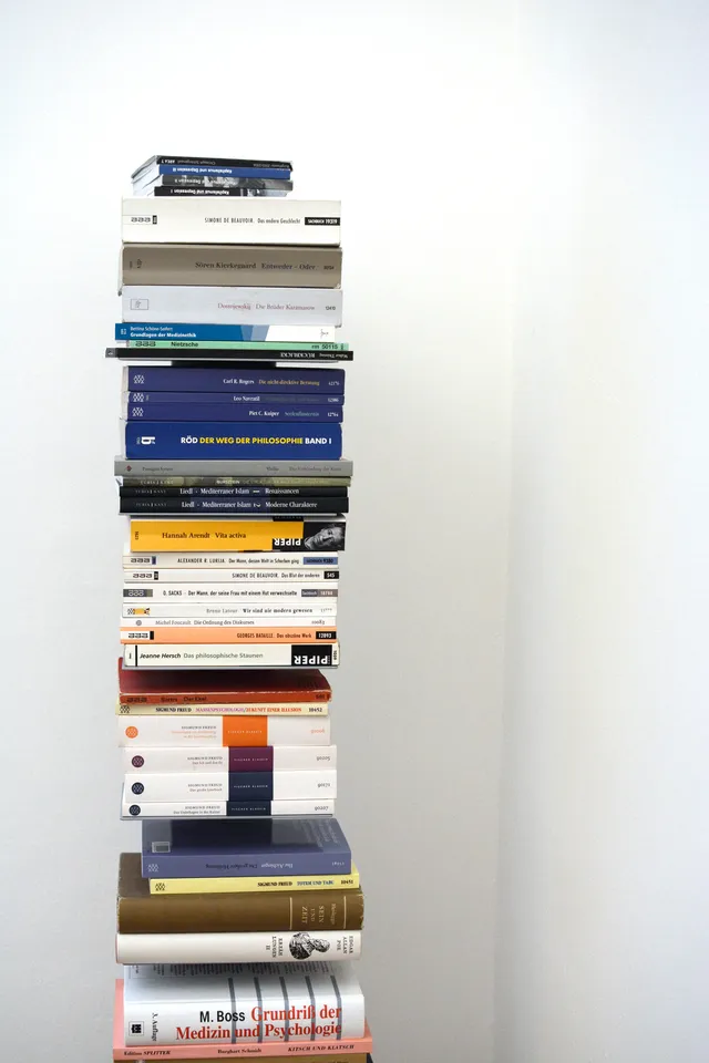 Bücher im Studio von Miriam K. Trilety