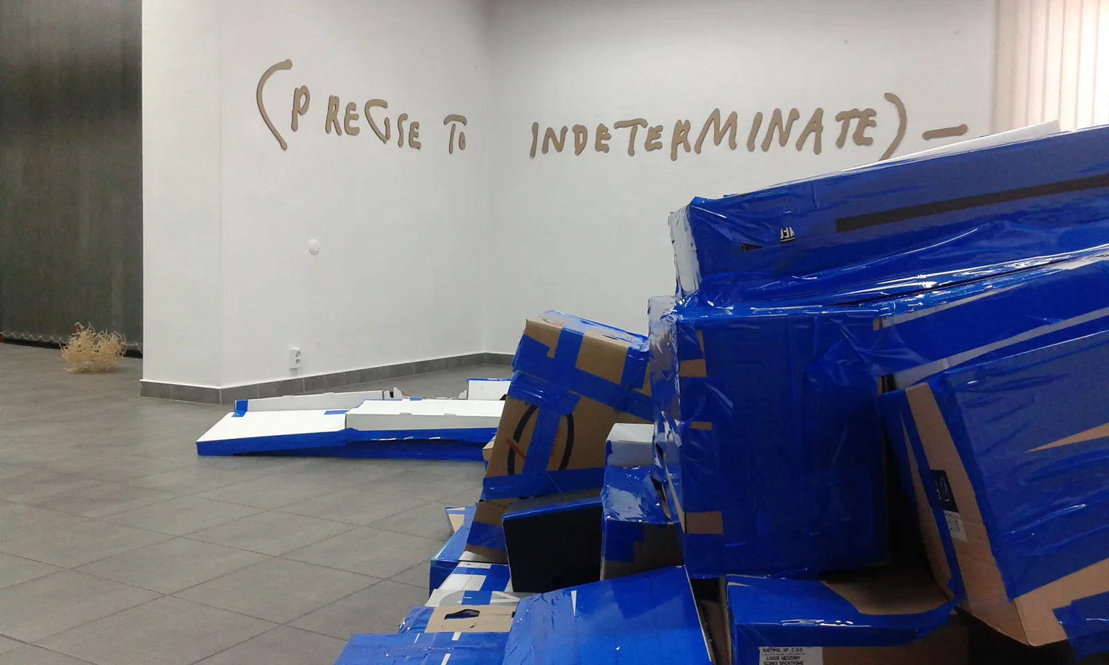 Pawel Mendrek · Ausstellungsansicht (mit freundlicher Genehmigung des Travel Agency Art Collective)